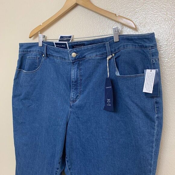 Charter Club Plus Bristol Mid Rise Slimming Capri Jeans 26W Lyon Wash - Picture 3 of 9